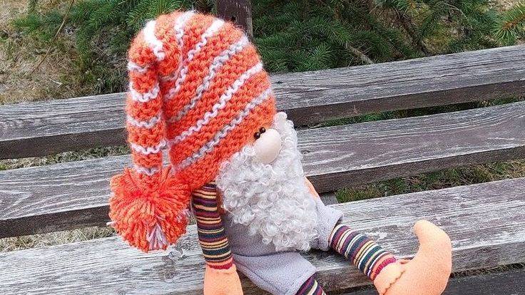 Гном, который умеет сидеть на полочке)))))) смотреть онлайн