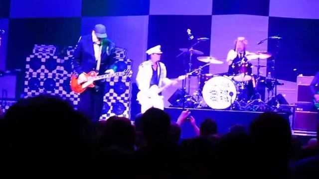 "Ain't that a shame" Cheap Trick. Wellmont Theater Montclair,NJ 02/15/14 смотреть онлайн