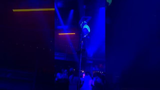 Performing_Pole_at_Pre-Dinah_Shore_Party_WeHo смотреть онлайн