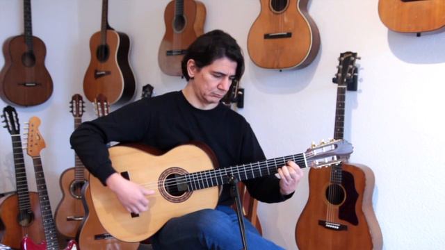 Hermanos Sanchis Lopez 2008 - great guitar with lots of power and great quality of sound смотреть онлайн