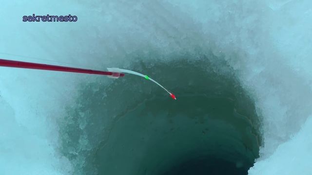 Зимняя рыбалка на окуня в глухозимье Видео под водой смотреть онлайн