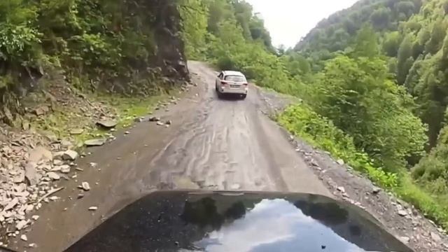 Mountain road from Telavi to Tusheti (Georgia) смотреть онлайн
