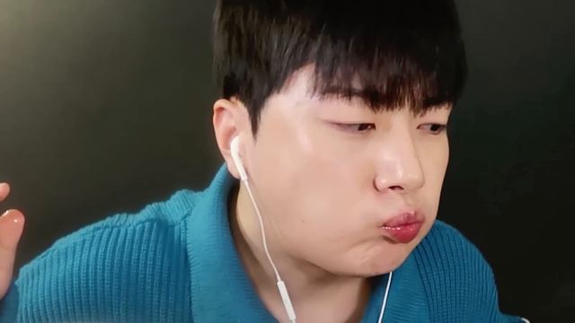 (ASMR) 탕후루 먹방 🍓🍒🍋🫐🍇 смотреть онлайн