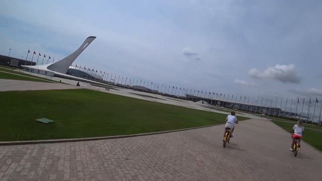 Олимпийский парк, Сочи парк, пляж Имеретинский на велосипедах. смотреть онлайн