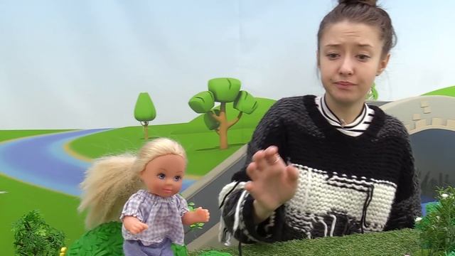 Собака спасла Штеффи в парке - Игрушки для девочек