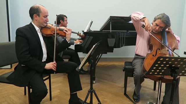 David Yonan, Ramon Jaffé & Ulugbek Palvanov - Rachmaninov,Trio élégiaque Nr. 1 g-moll, op. posthum смотреть онлайн
