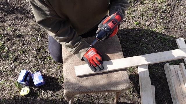 КАК вкрутить саморез в КРАЙ доски, чтобы она не треснула смотреть онлайн