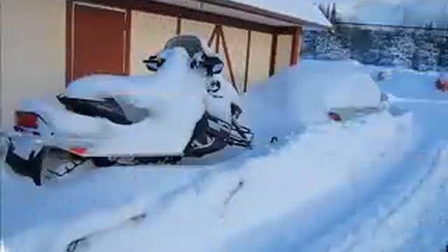 Snowmobile Song by the Stomperz смотреть онлайн