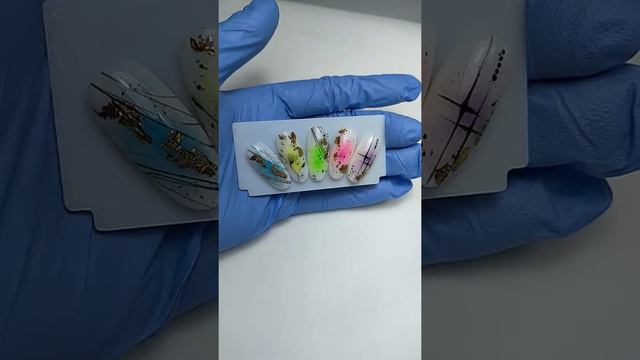 Быстрый дизайн ногтей с помощью пигментов, золотых хлопьев и паутинки. смотреть онлайн