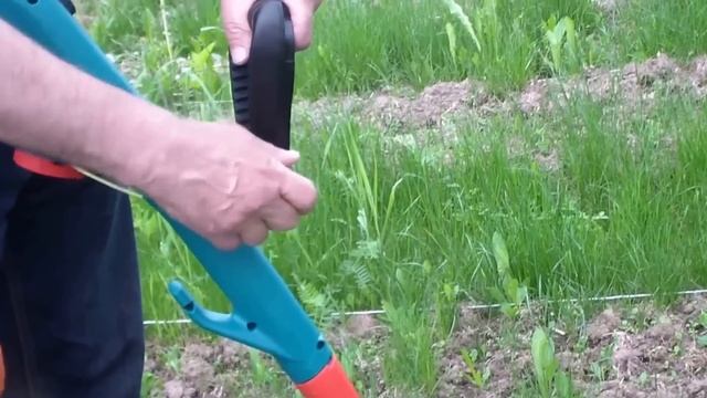 Электротриммер Bosh Art 23