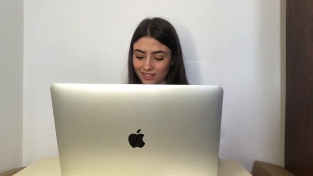 UNBOXING APPLE MACBOOK PRO + PRIMEIRAS REAÇÕES смотреть онлайн