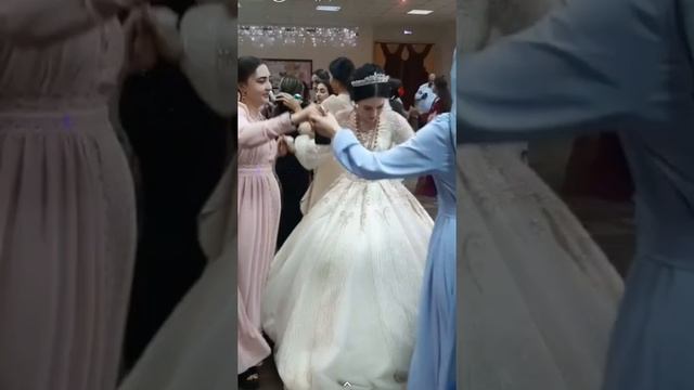 Цыганская свадьба в Астрахани. Gypsy wedding in Astrakhan. смотреть онлайн