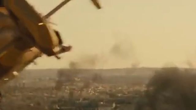 Зомби прорвались за стену в Иерусалим) Война Мирово Z смотреть онлайн