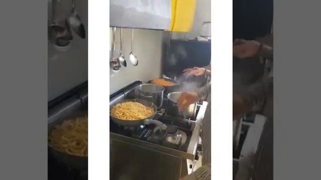 Паста карбонара+ Арабьята смотреть онлайн