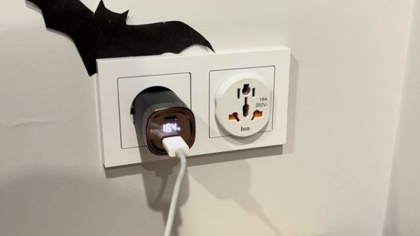 ESSAGER 33w GAN - компактное Зарядное устройство  для iPhone, Samsung, MacBook и др.