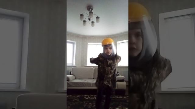 Кд танцует под песня юность!!! смотреть онлайн