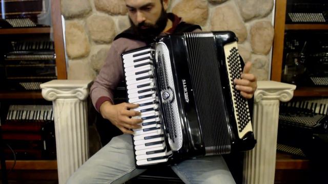 4053 - Black Giulietti F4T Free Bass Piano Accordion LMMH 41 128 $3999 смотреть онлайн