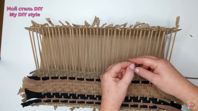 Увлекательный способ плетения из старых колготок.Самый простой коврик своими руками смотреть онлайн