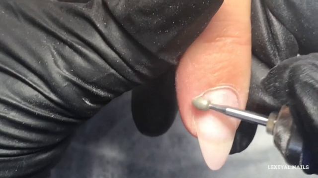 Аппаратный маникюр/ Матовые яркие ногти/ Простая геометрия