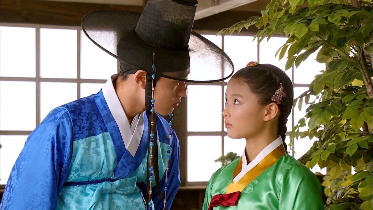 Солнце в объятиях луны, 2 серия. Две луны и одно солнце смотреть онлайн