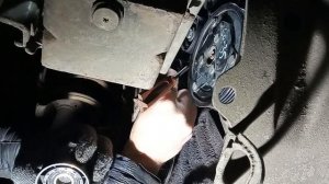 Замена поликлинового ремня рено сценик 1.mp4