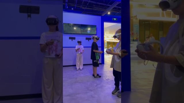 Дети на детском дне рождении в VR смотреть онлайн