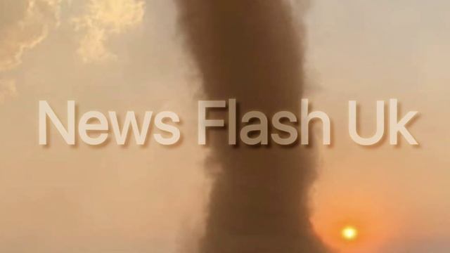 Tornado hits Ras Laffan at Incredible speed! Strong storm in Ras Laffan, Qatar смотреть онлайн