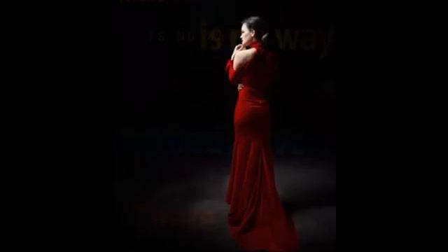 Реана Таркова 'Севгисиз' смотреть онлайн