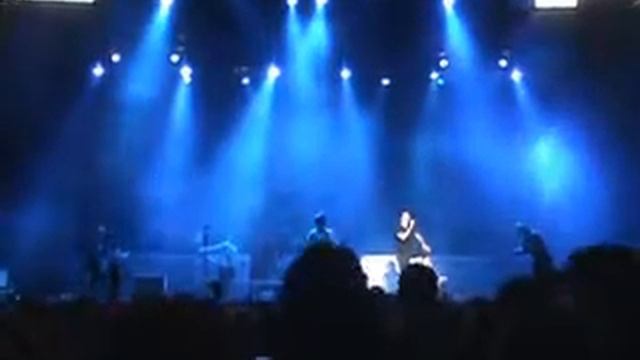Simple Plan - You Suck at Love / Welcome To My Life смотреть онлайн
