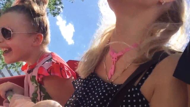 VLOG: КАТАЕМСЯ НА АТТРАКЦИОНАХ/ КАТАЕМСЯ НА ГИРОСКУТЕРЕ смотреть онлайн