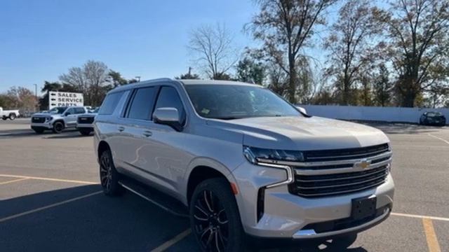 Used 2022 Chevrolet Suburban Saint Louis, MO #T230748A - SOLD смотреть онлайн