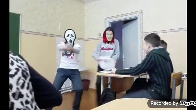 Как свалить с урока😄 смотреть онлайн