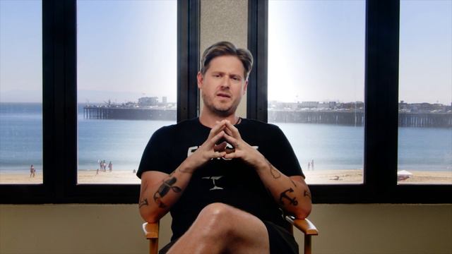 US | On-set Interview with Elisabeth Moss "Mrs. Tyler" & Tim Heidecker "Josh Tyler / Tex" смотреть онлайн