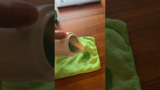 How to fix screen coating issue on MacBook Pro #apple #iphonetips #ios16 смотреть онлайн