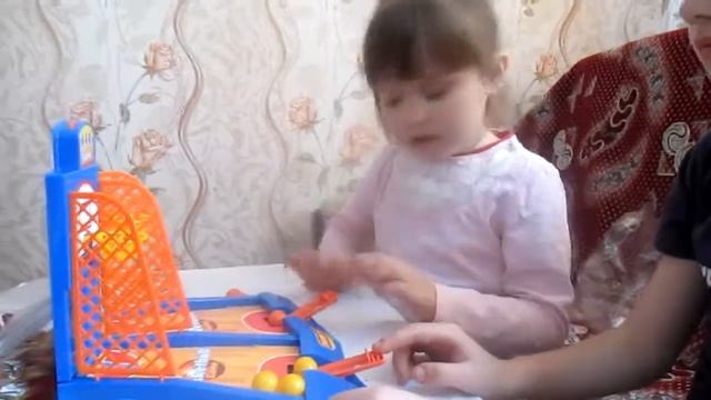 Настольный мини-баскетбол/игрушки. Детский канал. смотреть онлайн