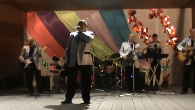 Яя.День молодежи. ВИА "БИННС" - Там где клен шумит смотреть онлайн