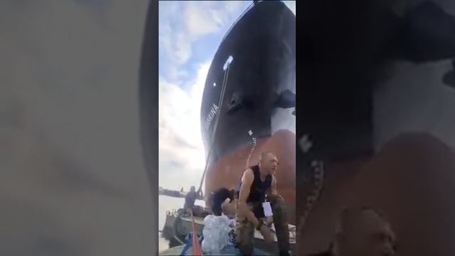 Доставка воды на Сабрину.