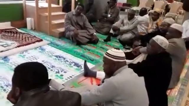 SHEIK ALUSINE KAMARA DELIVERING THE WYSE THIS AFTERNOON IN MASJID JALIL. смотреть онлайн