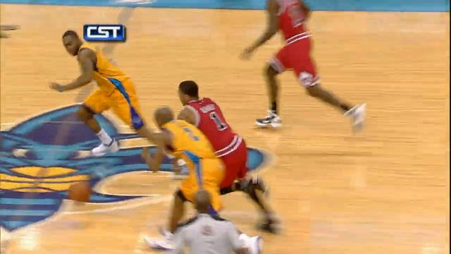 Derrick Rose Intercepts the Pass and Scores смотреть онлайн