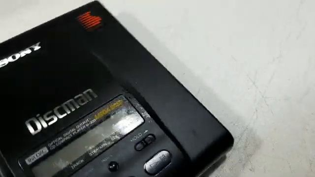 Unboxing and First Look at a Sony D-303 Portable CD Player смотреть онлайн