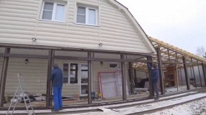 Рамы с раздвижными створками с поликарбонатом вместо стекла.