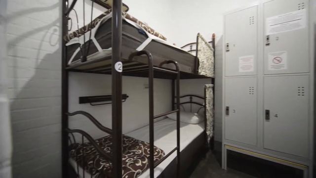Хостел посуточно Киев: Видеообзор в общем четырехместном номере в современном хостеле смотреть онлайн
