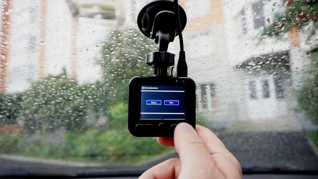 Обзор видеорегистратора NAVITEL R300 GPS.mp4 смотреть онлайн