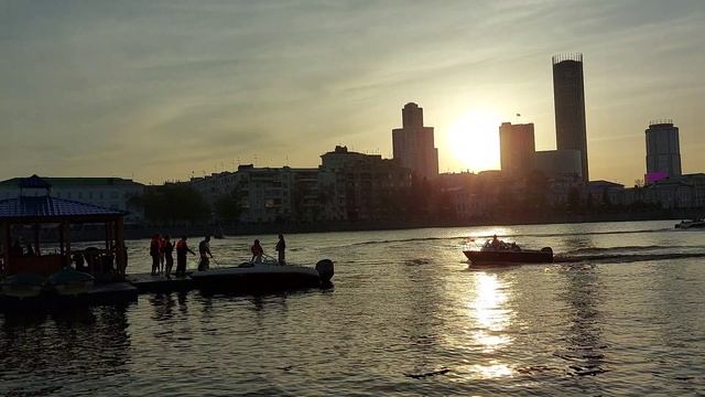 Екатеринбург, вечер 9 мая 2022 смотреть онлайн