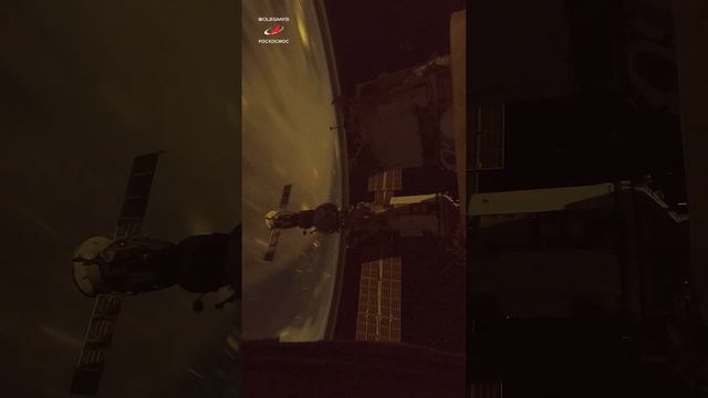 Почему на видео из #космос не всегда видны #звёзды? #мкс #земля #горизонт #BlueDot смотреть онлайн