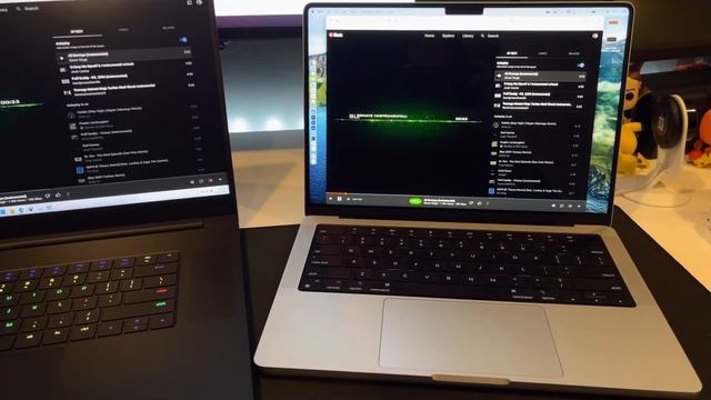 2022 Razer Blade 17 vs 2021 MacBook Pro M1 14” speaker comparison смотреть онлайн