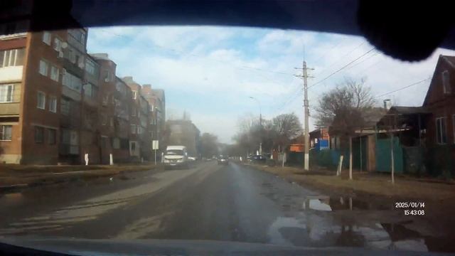 Армавирская пенсионерка vs Лада Приора смотреть онлайн