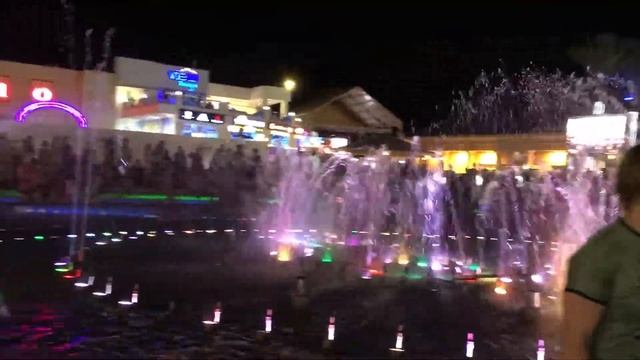 Шарм эль Шейх Сохо (фонтаны поющие) смотреть онлайн