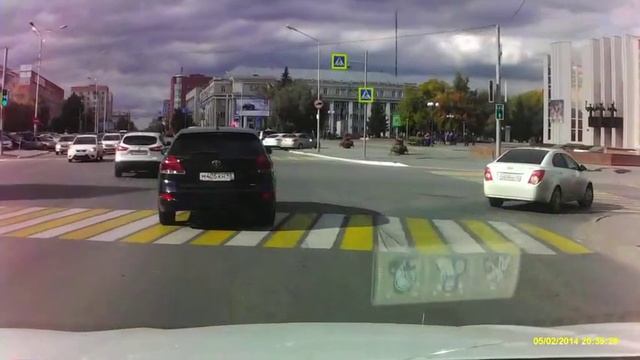 15 09.18г , г. Курган угроза пистолетом рядом с УФСБ и УМВД смотреть онлайн