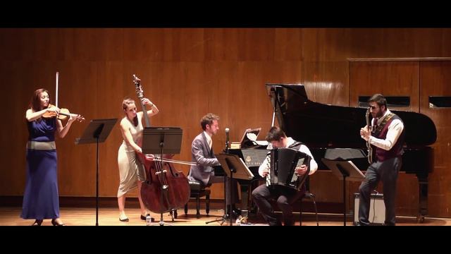 DECO Ensemble - Ástor Piazzolla - Triunfal смотреть онлайн